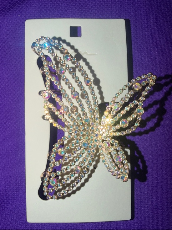 Iam Accessories - 🦋Iridescent Crystal Butterfly Hair Clip - Gold Tone